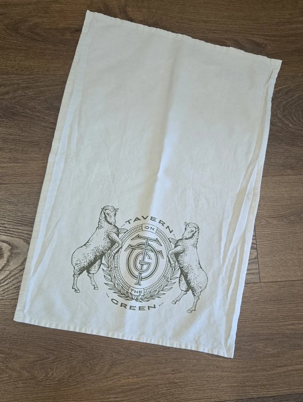 TAVERN ON THE GREEN TEA TOWEL.. #8165